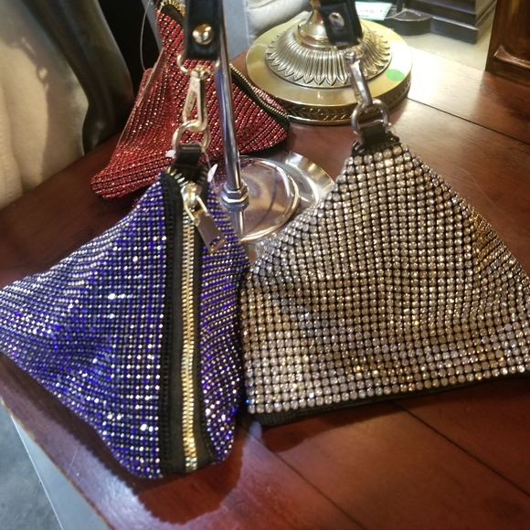 Triangular Red Rhinestone Evening Bag with Zipper - Picture 16 of 16